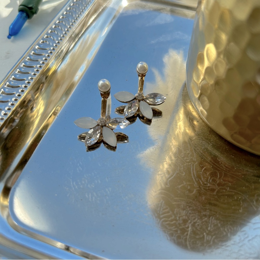 Francesca’s Crystal, Gold and Pearl Earring